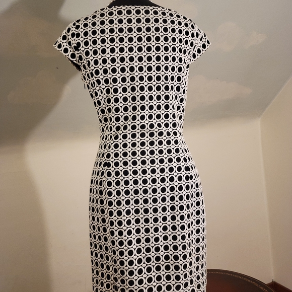 Black and White Sheath Dress By C Wonder Size 4 - Picture 2 of 8